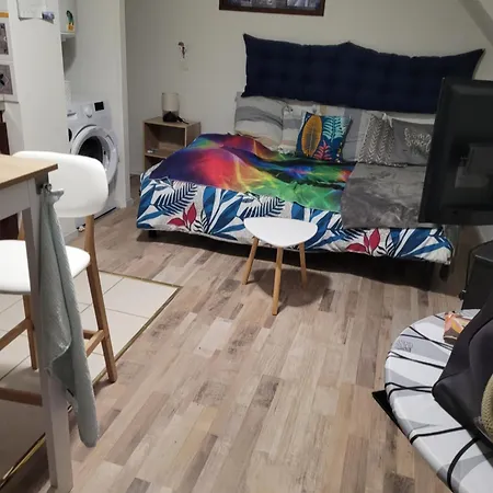 Avec Piscine Apartment