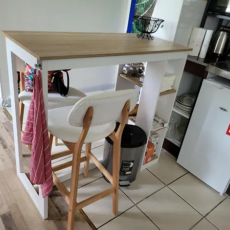 Avec Piscine Apartment