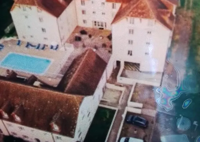 Avec Piscine Apartamento *